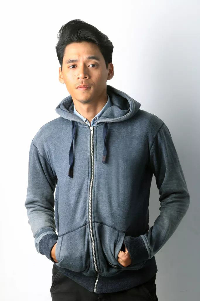 model-man-hoodie-hood-clothing-outerwear-1594686-pxhere.com